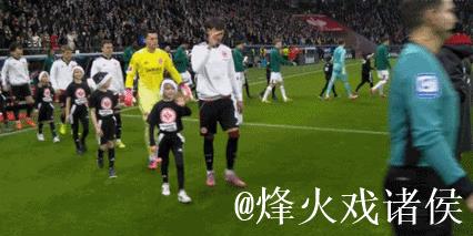 法兰克福1-0奥格斯堡，堂安律制胜，马西马、班