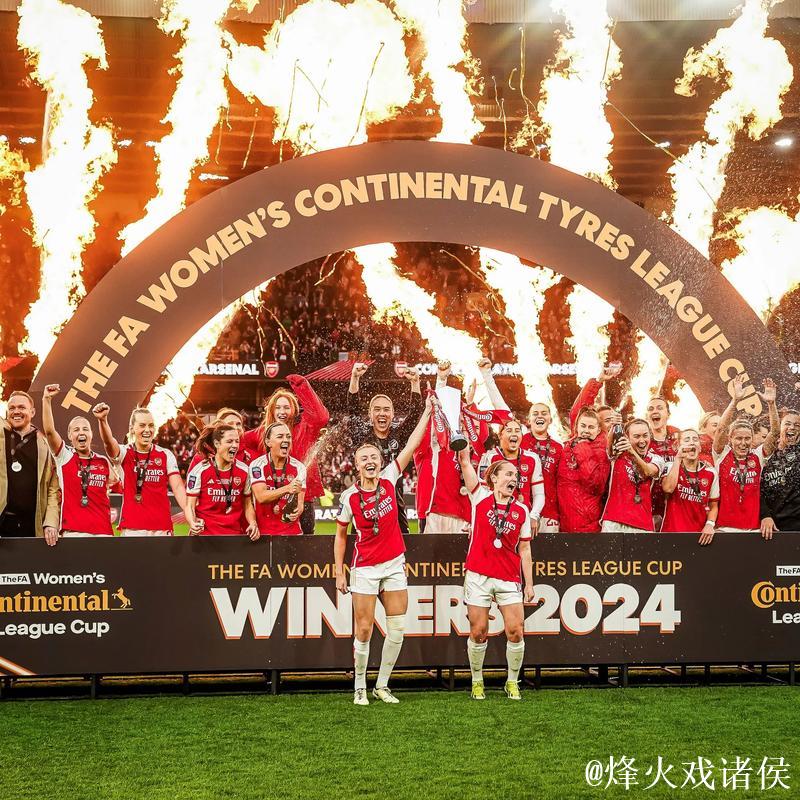 贡献3球1助!阿森纳官方:埃泽领取队内11月最佳球员奖杯 贡献3球1助!阿森纳官方:埃泽领取队内11月最佳球员奖杯