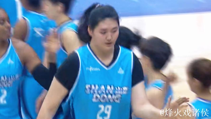 “小巨人”张子宇迎来WCBA首秀 替补出场拿到15分6板